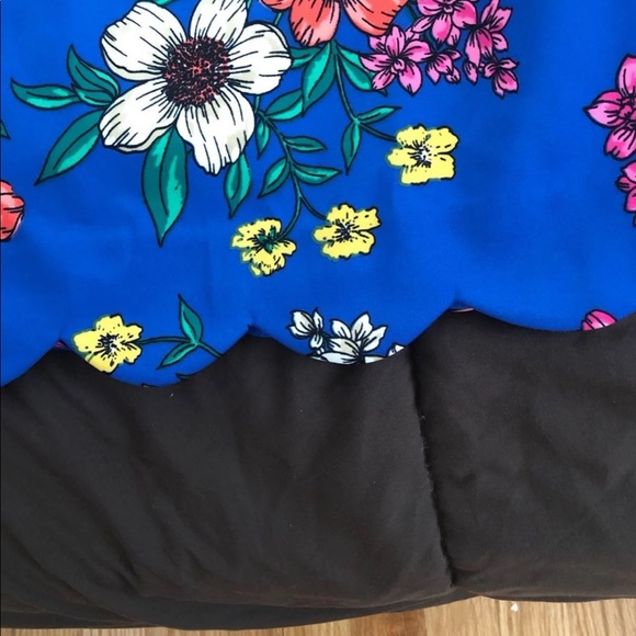 Vince Camuto Floral dress, Size 8 - Picture 4 of 6